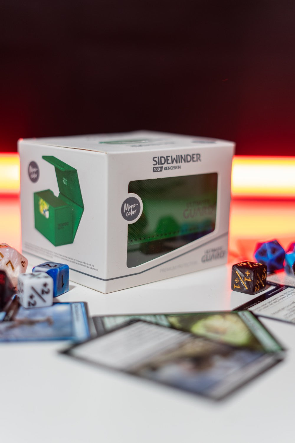 Ultimate Guard SideWinder™ 100+ Standard Size XenoSkin™ Green